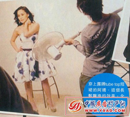 阿娇很珍惜来之不易的工作机会,卖力的拍摄广告照